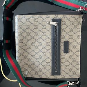 Gucci messenger